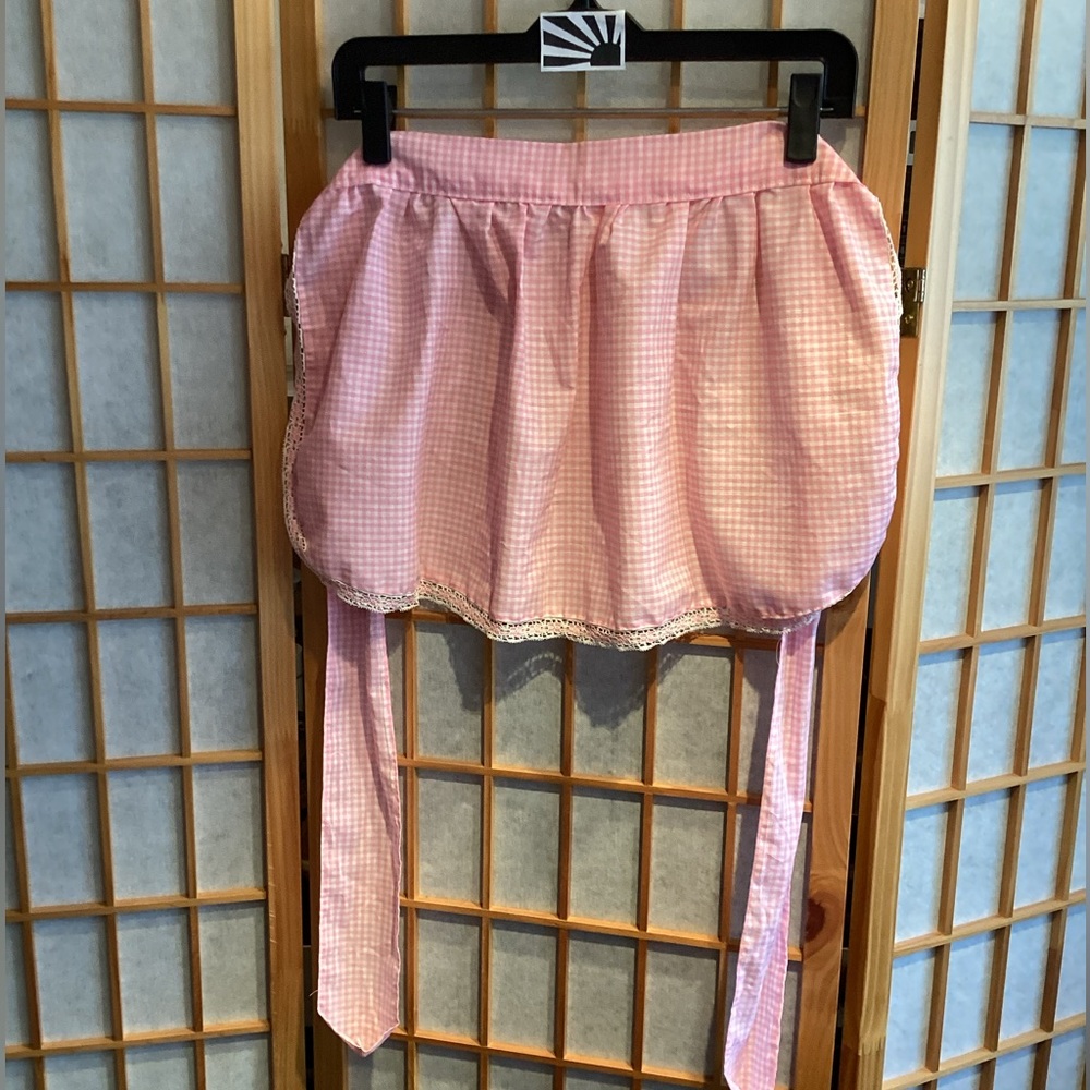 Vintage Handmade Half Apron / Waist Apron Pink Gingham with White Lace Trim